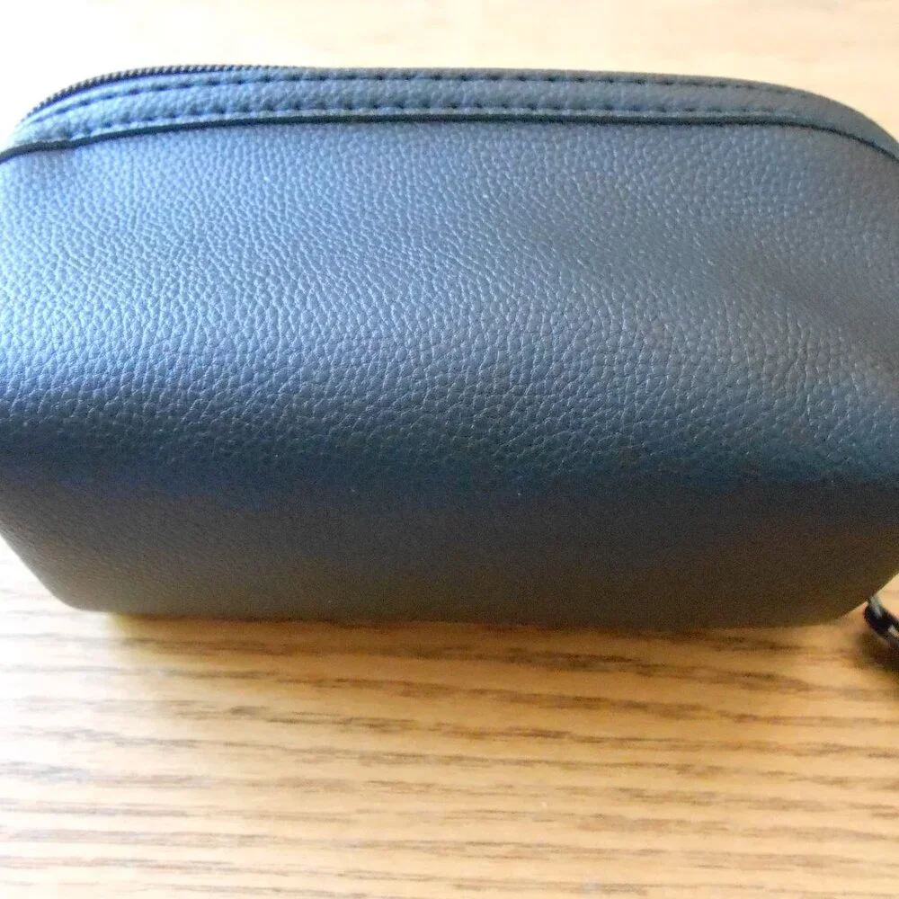 American Airlines Flagship Pebbled Black PU Leather Zippered Amenity/Wash Case